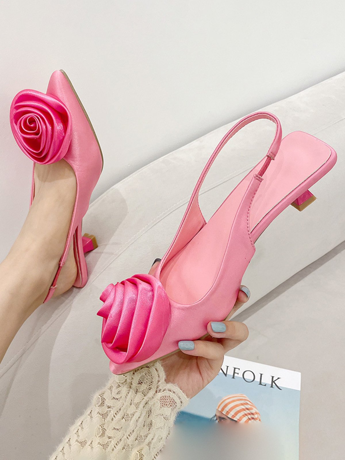 Three-dimensional Rose Satin Elegant Low-heeled Shoes